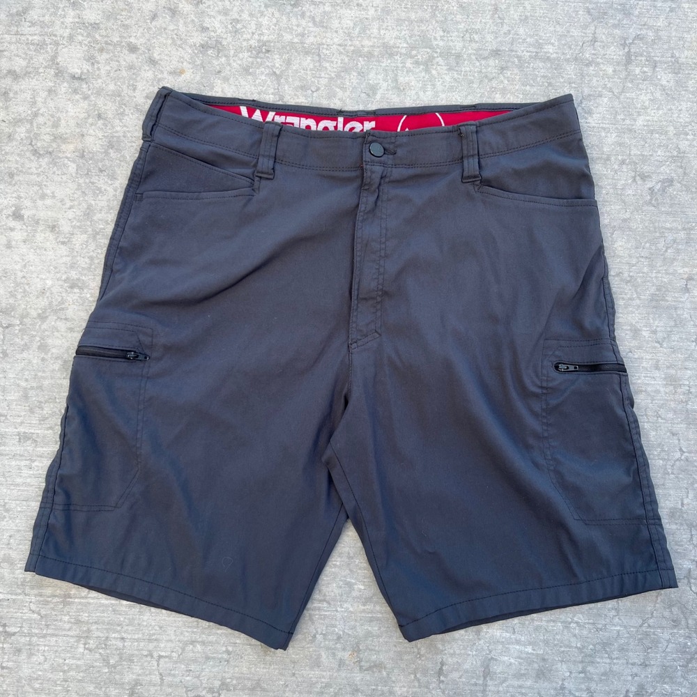 Wrangler ATG Mens Dark Gray Outdoor Utility Cargo Shorts Size 38 NW981CV - Picture 1 of 7